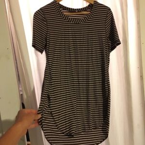 Lululemon Hi-lo tee size 6